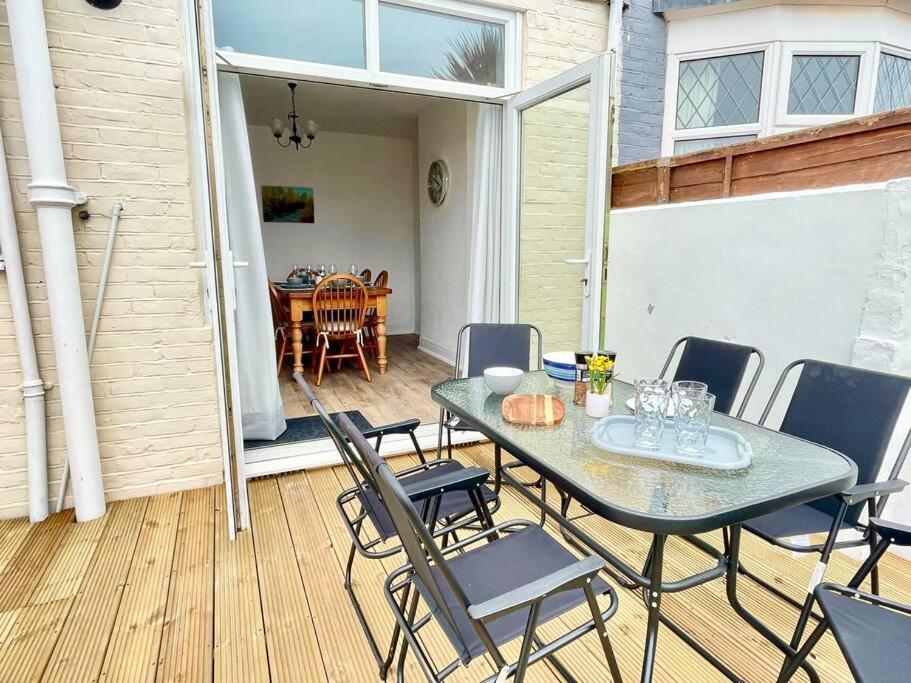Portsmouth 3 Bedroom Getaway, Sleeps 6 Exterior foto